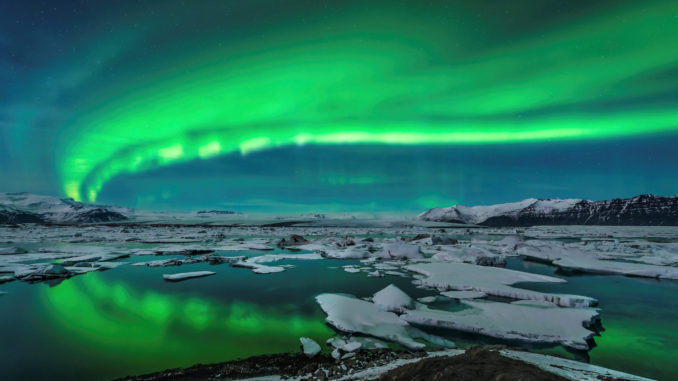 Spectacular aurora display over Jökulsárlón, Iceland